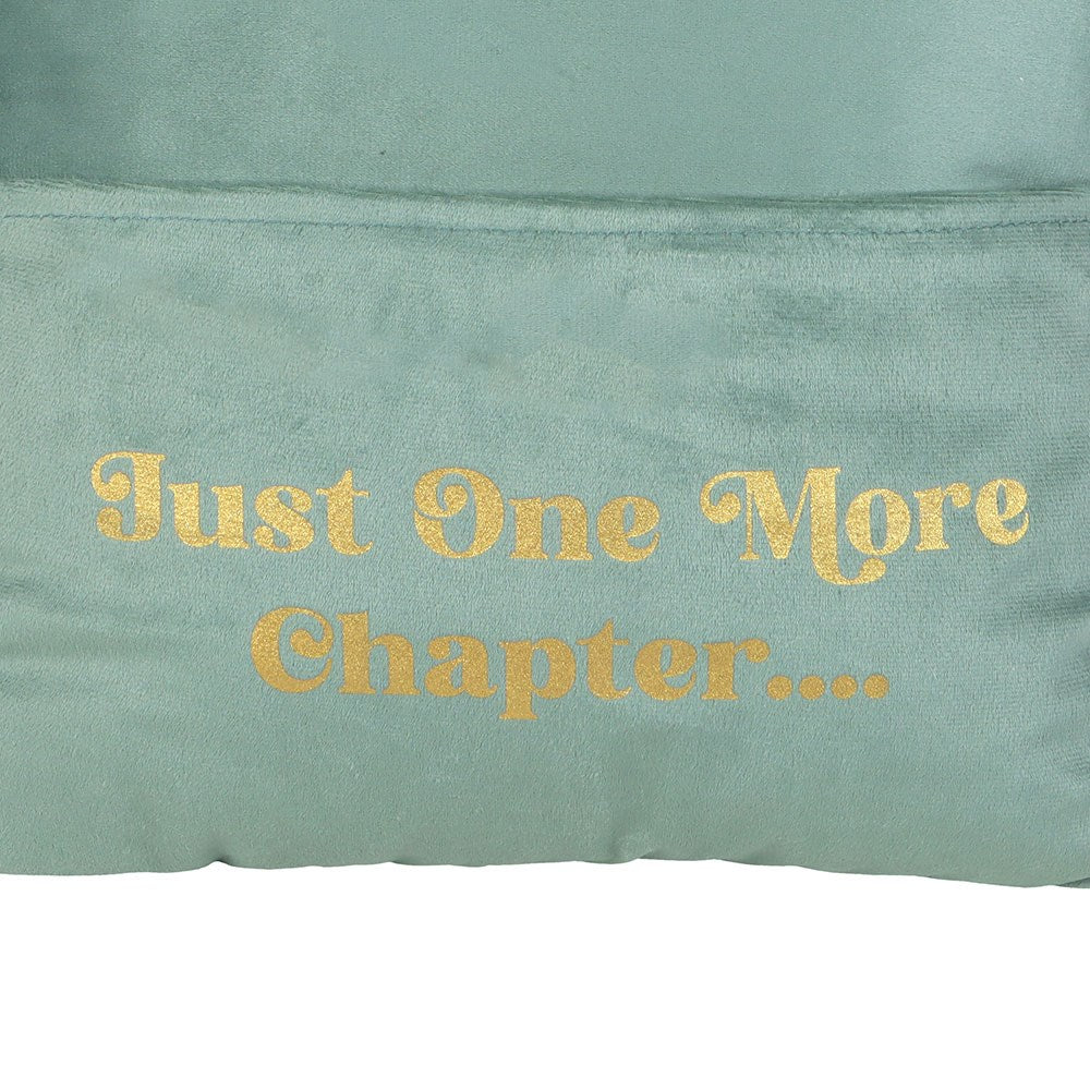 Kissen „Just One More Chapter“ mit Büchertasche