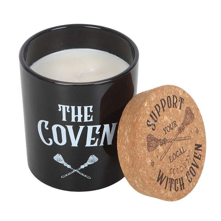 Die Duftkerze „Coven Black Fig“