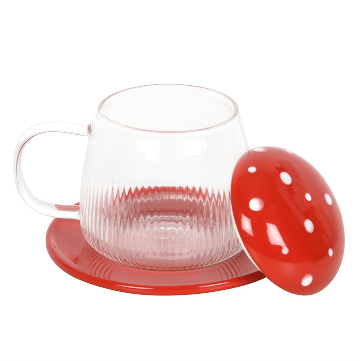 Tasse und Untertasse in Pilzform aus rotem Glas