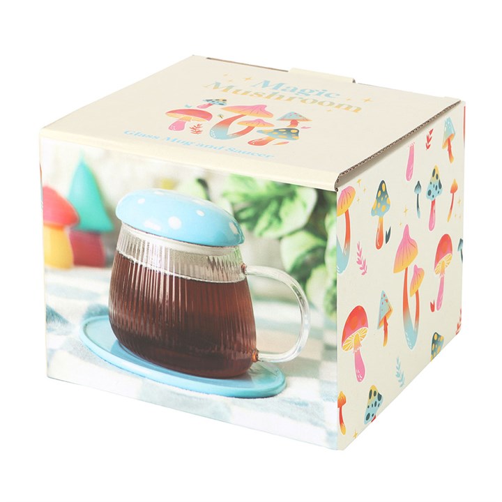 Blauer Glasbecher mit Pilzmotiv und Untertasse