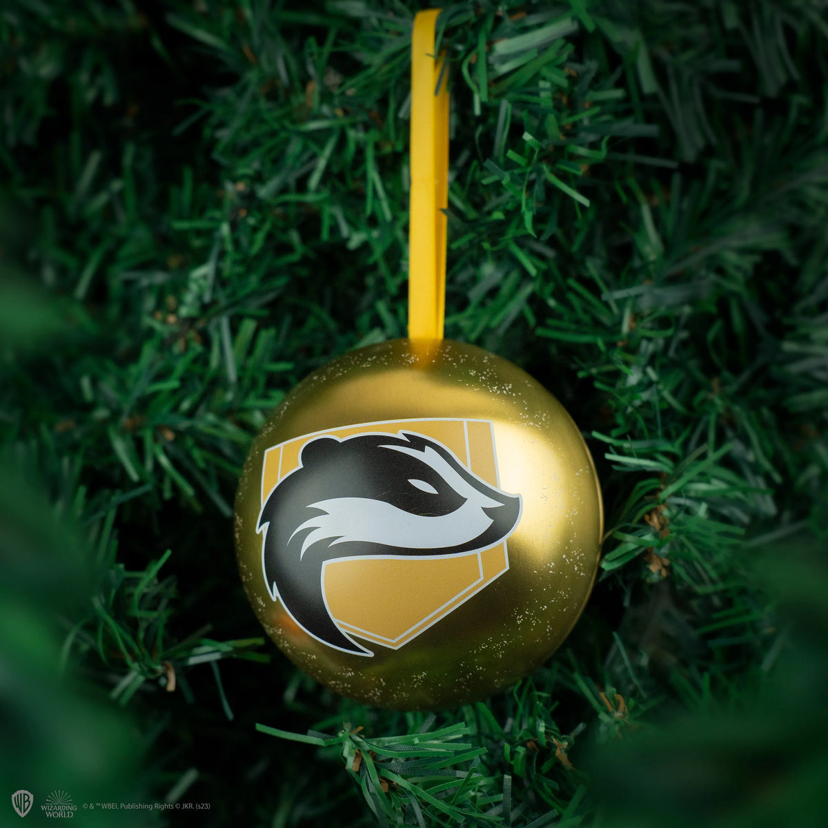 Hufflepuff Weihnachtskugel mit Socken