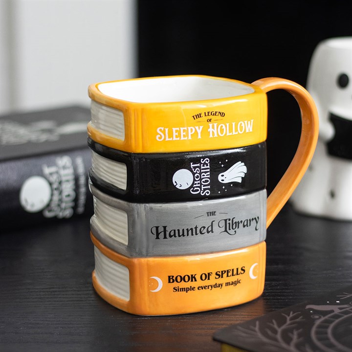 Die Tasse „Der Bücherregal der Spukbibliothek“