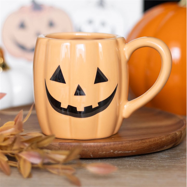 Tasse in Form eines Jack-o'-Lantern-Kürbisses