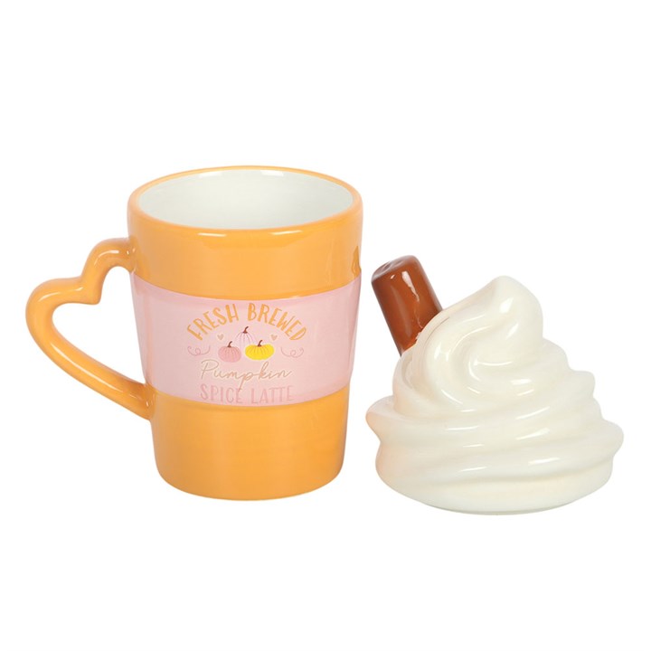 Becher mit Deckel für frisch gebrühten Pumpkin Spice Latte