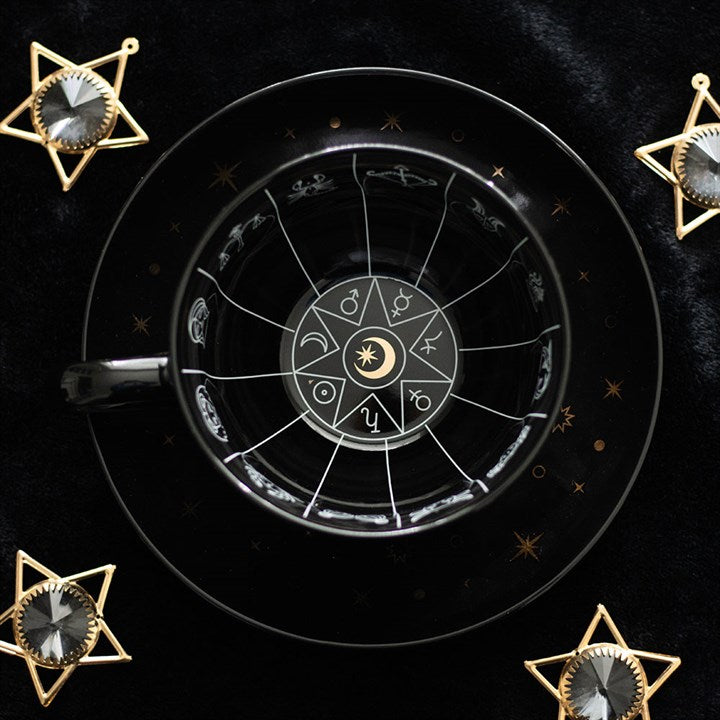 Astrologie und Wahrsagerei – Teetasse