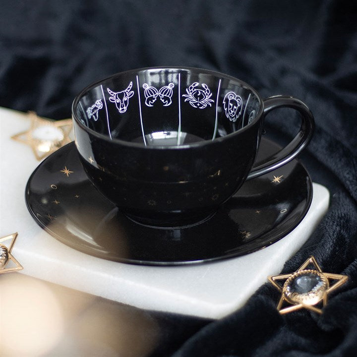 Astrologie und Wahrsagerei – Teetasse
