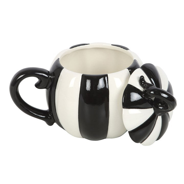 Becher mit Deckel und schwarz-weiß gestreiftem Kürbismotiv
