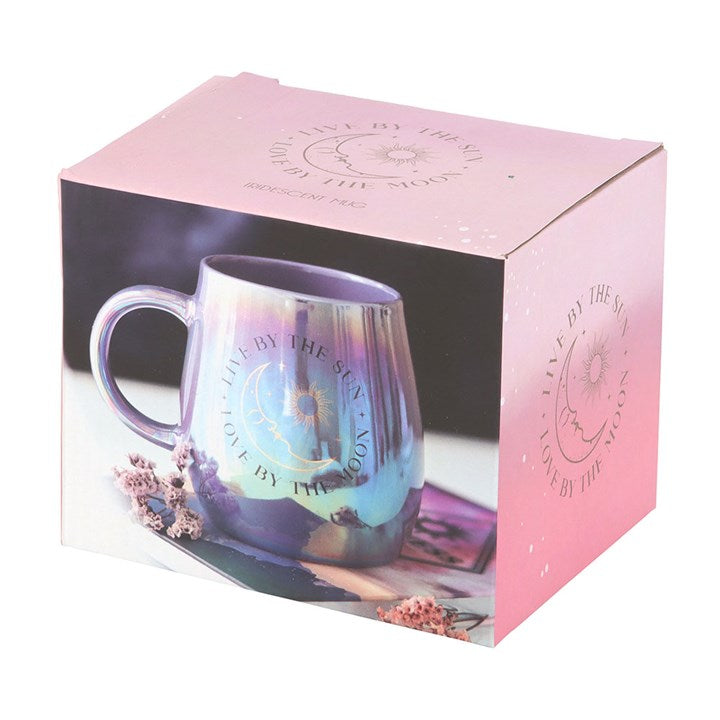 Lebe nach der Sonne, liebe nach dem Mond – schillernde Tasse