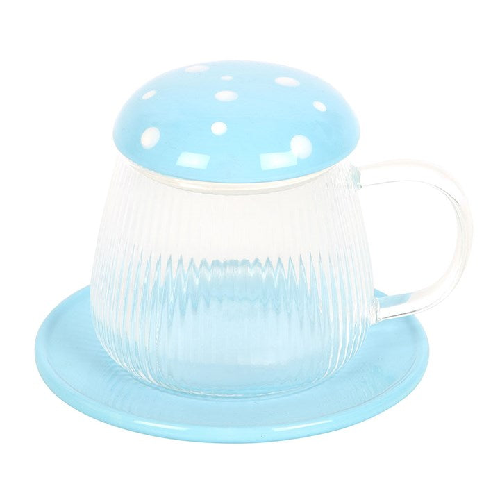 Blauer Glasbecher mit Pilzmotiv und Untertasse