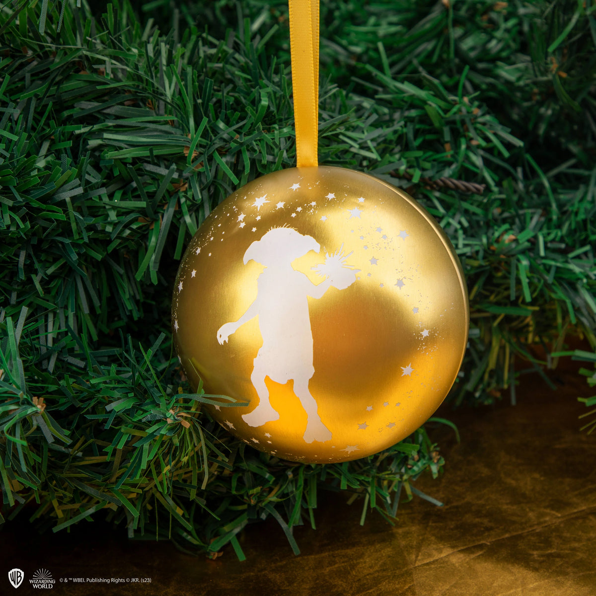 Dobby Weihnachtskugel mit Socken