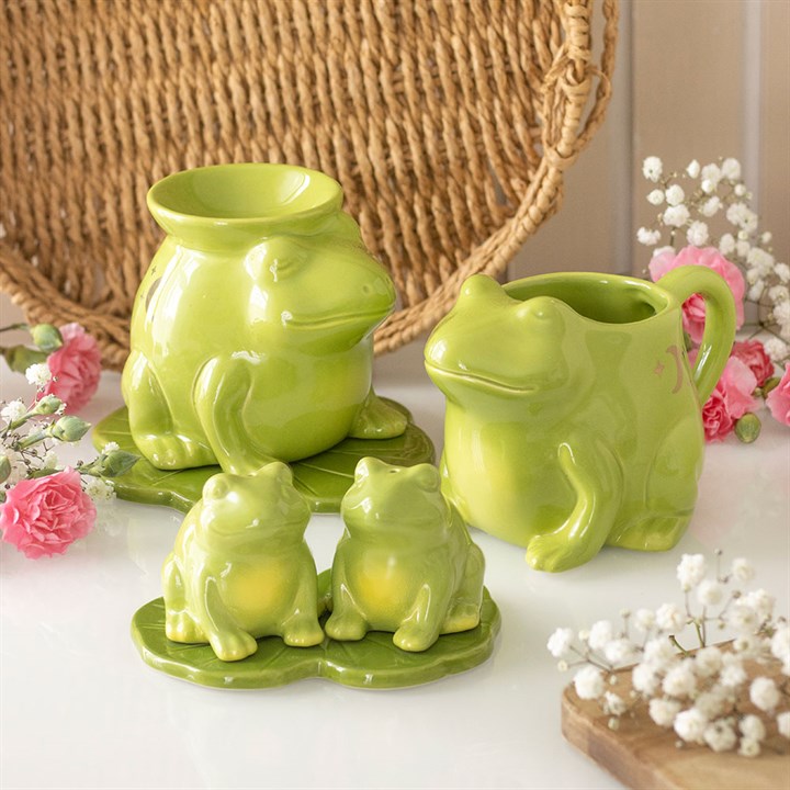 Luna-Becher in Froschform und Untertasse in Seerosenblattform