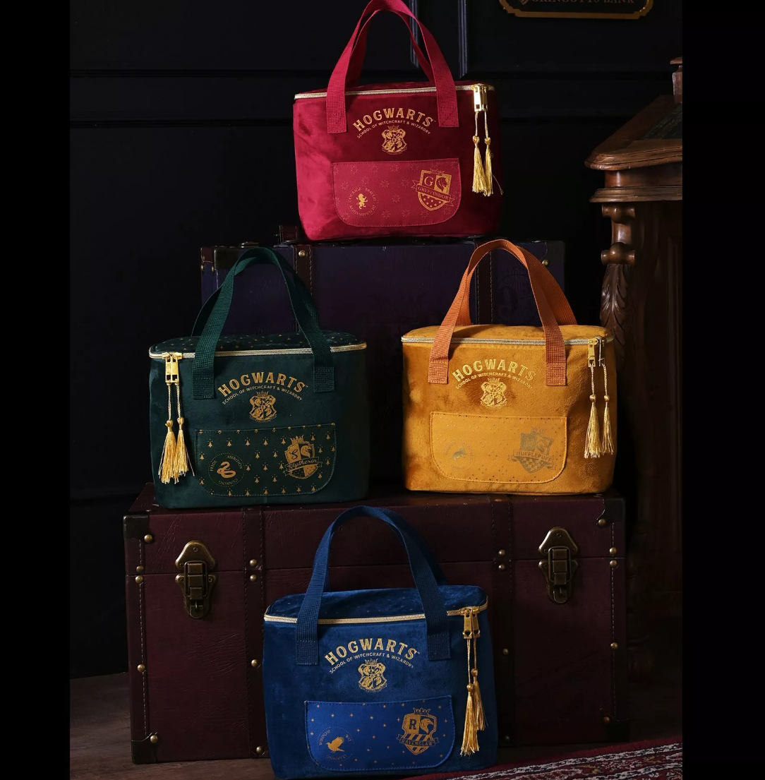 Harry Potter Hogwarts Alumni Lunchtasche Hufflepuff – Warner Bros. Lunch Bag