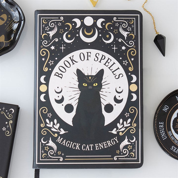 „Black Cat Magick – Buch der Zaubersprüche“, Notizbuch im A5-Format mit Stift