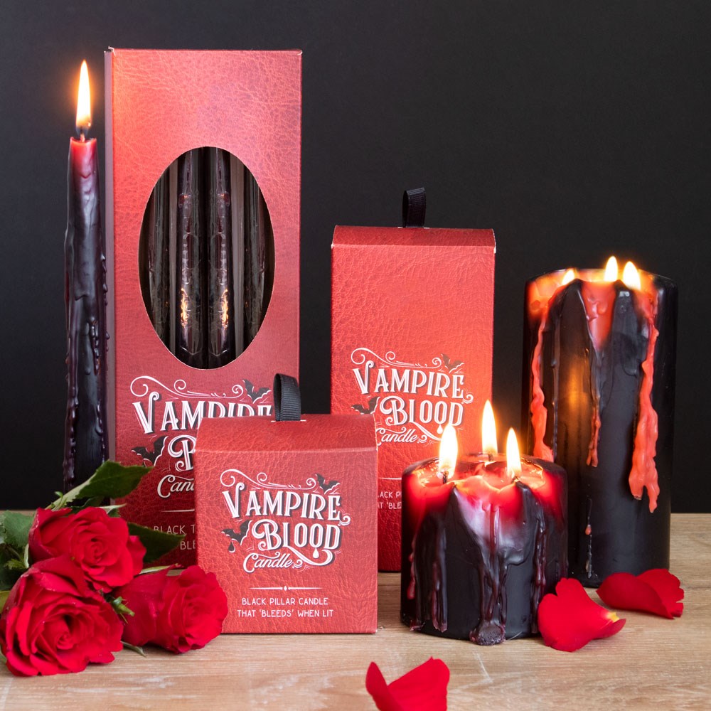 Schachtel mit 8 Vampirblut-Spitzkerzen